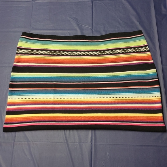 LAUREN Ralph Lauren Skirt & Off-the- Shoulders Top - Picture 7 of 10